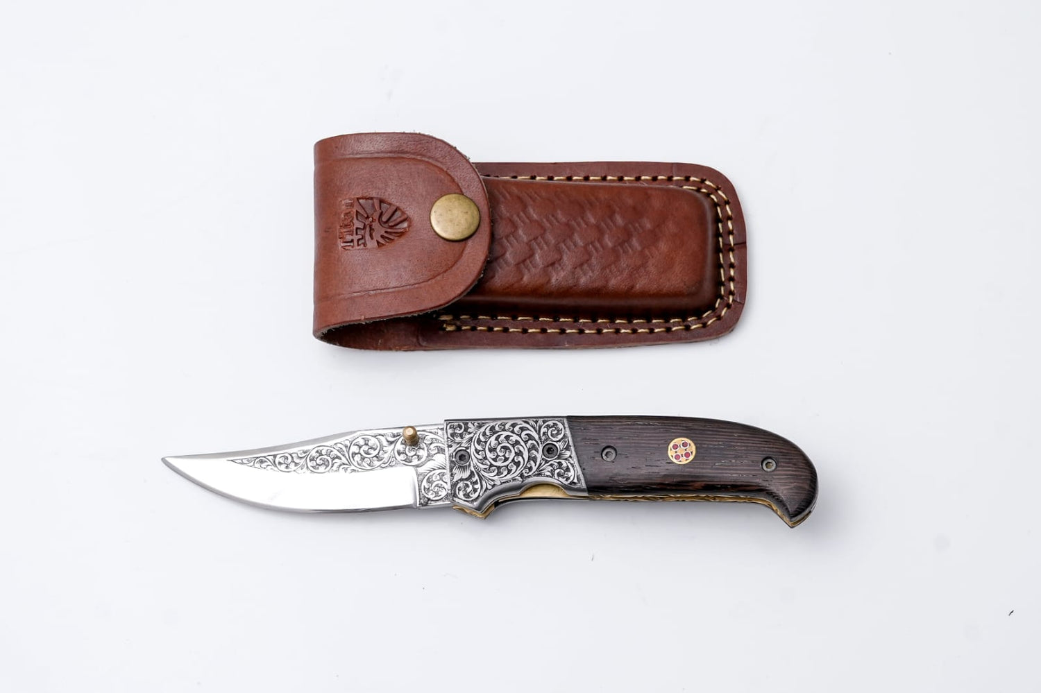 Hand-Engraved Folding Knife with Leather Sheath – Damascus-Inspired Detailing - TK-416